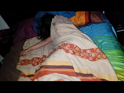❤️ Nevlastní syn buzeruje svou mladou nevlastní matku, zatímco ona spí. ❤❌ Šukání video u nás cs.com-porn-mz.ru